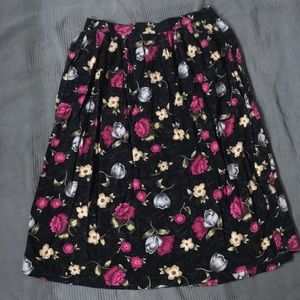 Sag Harbor Floral Print midi length skirt pockets